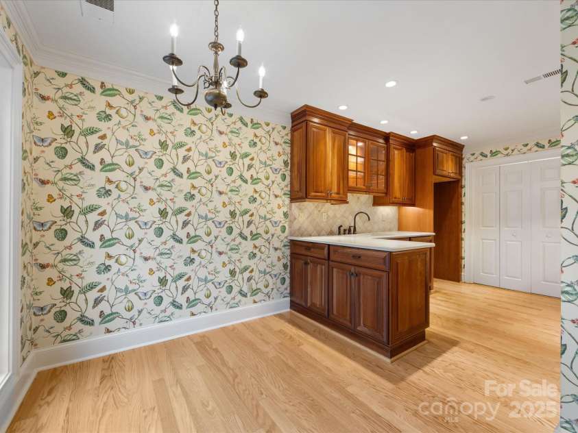 2027 Meadowood Lane, Charlotte, NC 28211.  MLS# CAR4224045, YatesRealty ID 11807. Breakfast Area