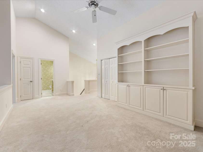 2027 Meadowood Lane, Charlotte, NC 28211.  MLS# CAR4224045, YatesRealty ID 11807. Loft on 2nd Floor with Vaulted Ceiling and nice closet space