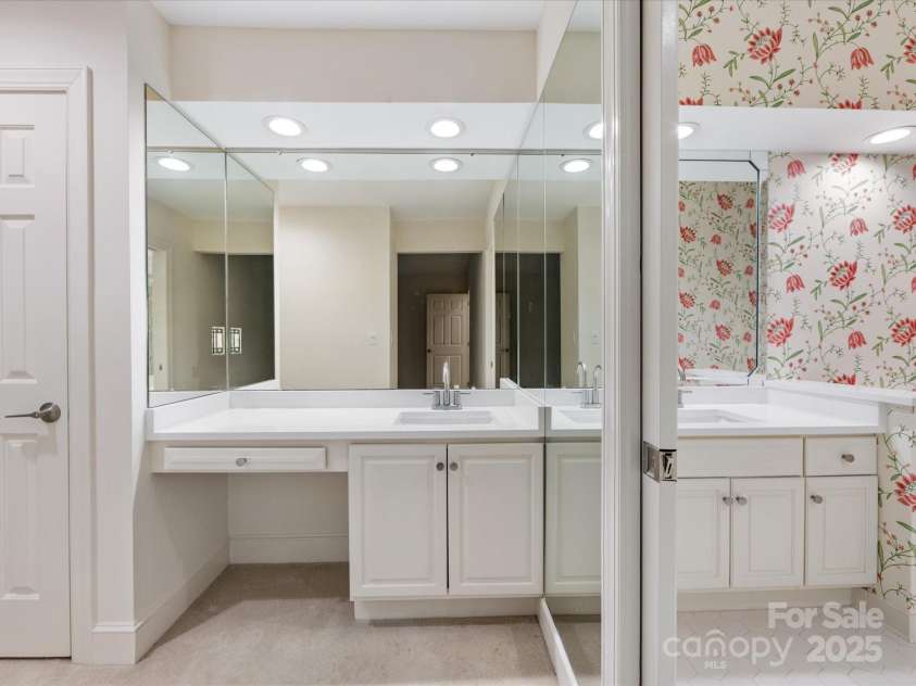 2027 Meadowood Lane, Charlotte, NC 28211.  MLS# CAR4224045, YatesRealty ID 11807. Primary Bath with 2 Vanities.