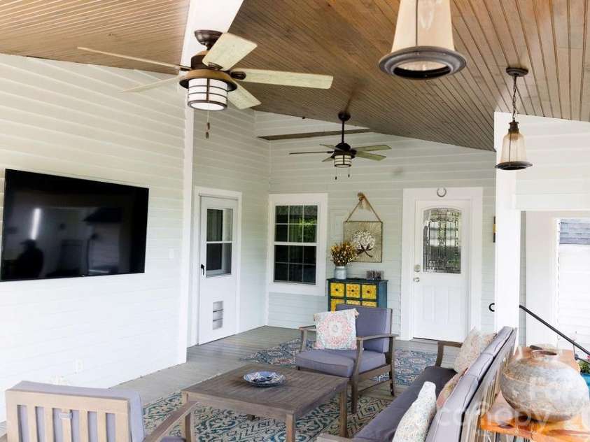 517 Sunnyside Drive, Concord, NC 28025.  MLS# CAR4367773, YatesRealty ID 11808. 