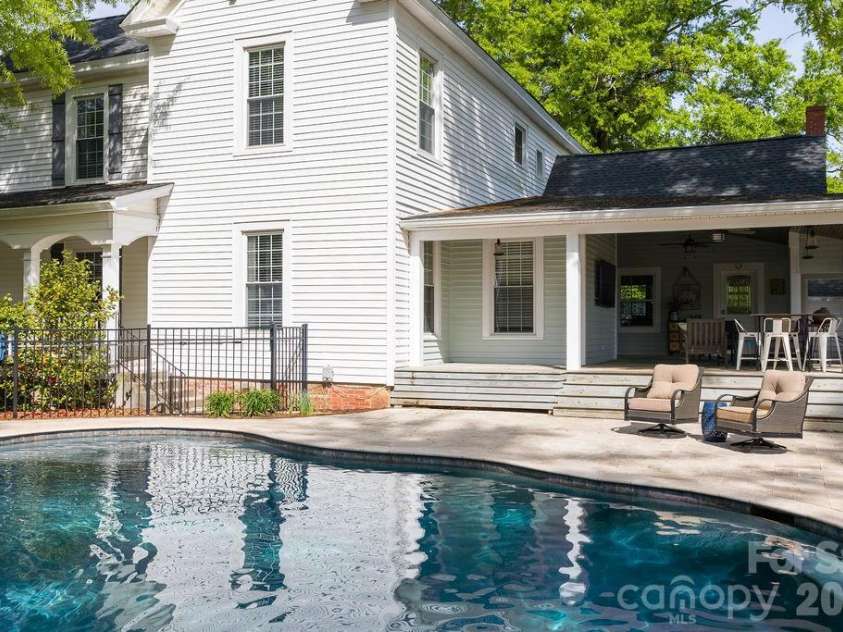 517 Sunnyside Drive, Concord, NC 28025.  MLS# CAR4367773, YatesRealty ID 11808. 