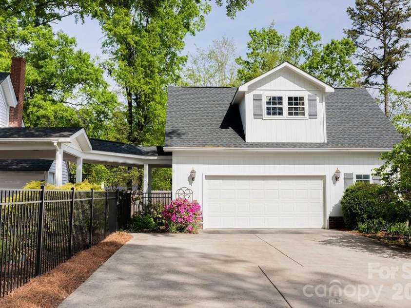 517 Sunnyside Drive, Concord, NC 28025.  MLS# CAR4367773, YatesRealty ID 11808. 