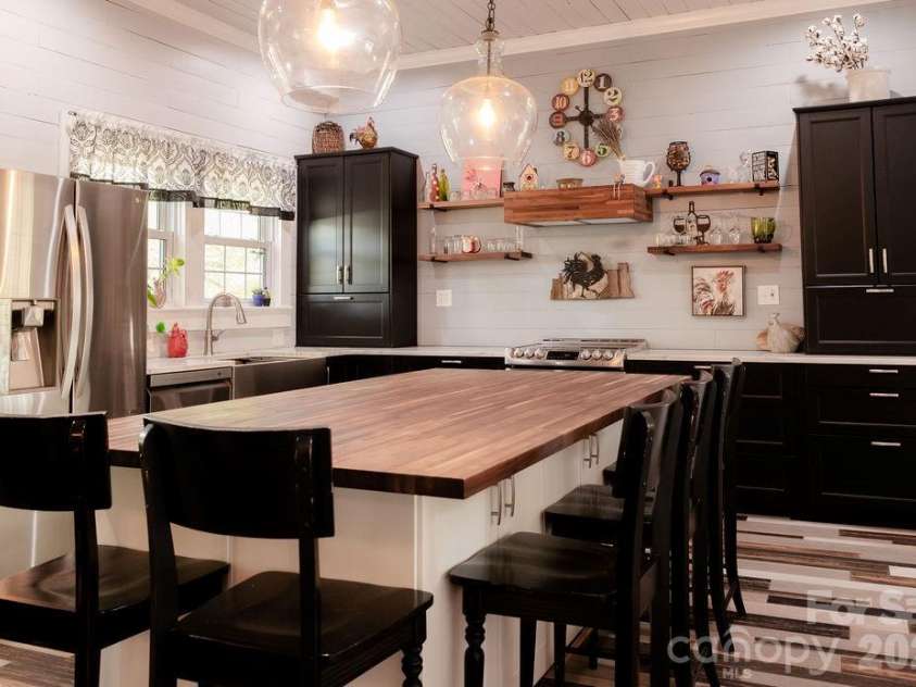 517 Sunnyside Drive, Concord, NC 28025.  MLS# CAR4367773, YatesRealty ID 11808. Kitchen 
