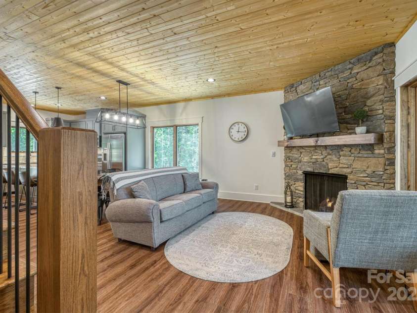 1370 Saylor Way, Nebo, NC 28761.  MLS# CAR4300345, YatesRealty ID 1181. Family Area