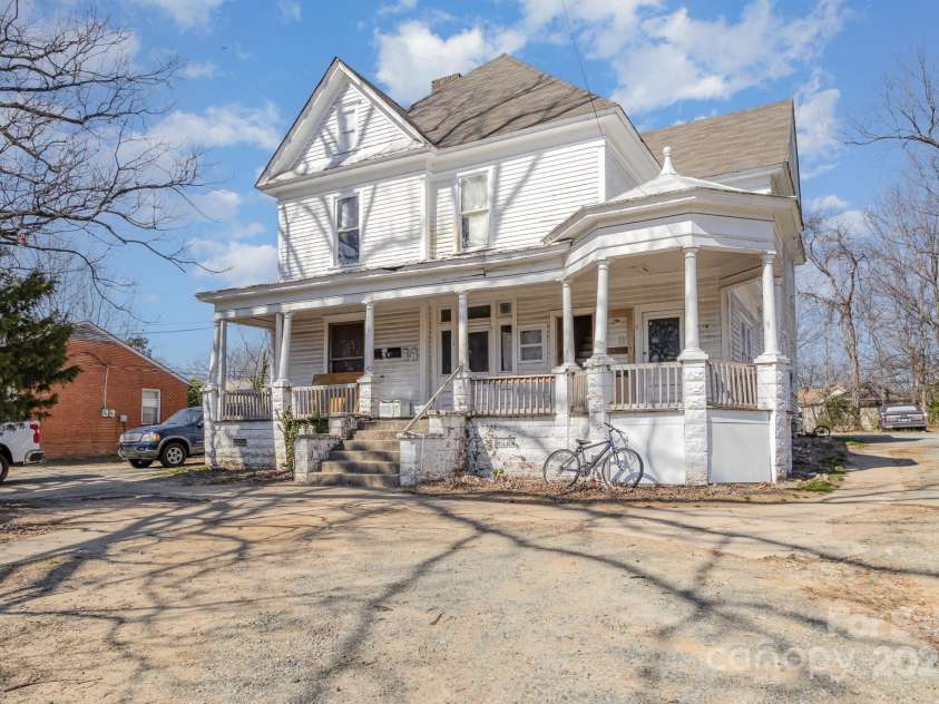 616 Mebane Street, Burlington, NC 27217.  MLS# CAR4228232, YatesRealty ID 1181. 