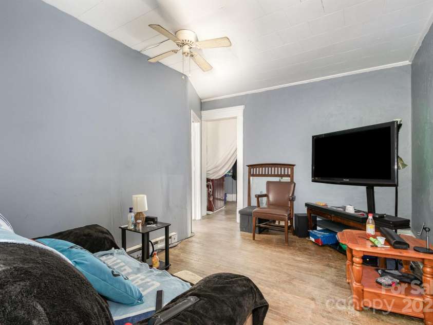 616 Mebane Street, Burlington, NC 27217.  MLS# CAR4228232, YatesRealty ID 1181. 