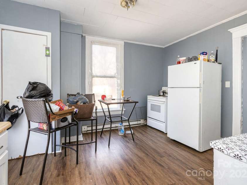 616 Mebane Street, Burlington, NC 27217.  MLS# CAR4228232, YatesRealty ID 1181. 