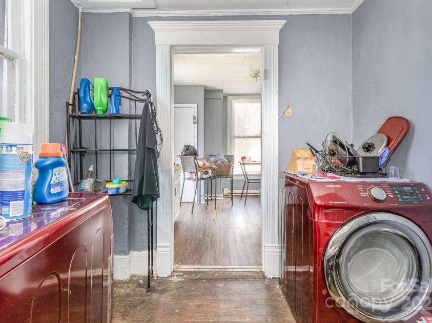 616 Mebane Street, Burlington, NC 27217.  MLS# CAR4228232, YatesRealty ID 1181. 