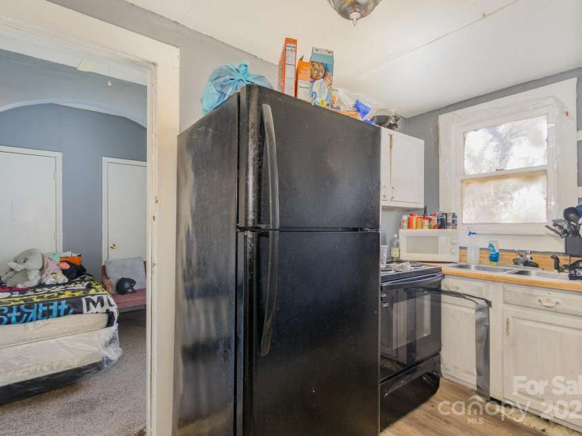 616 Mebane Street, Burlington, NC 27217.  MLS# CAR4228232, YatesRealty ID 1181. 