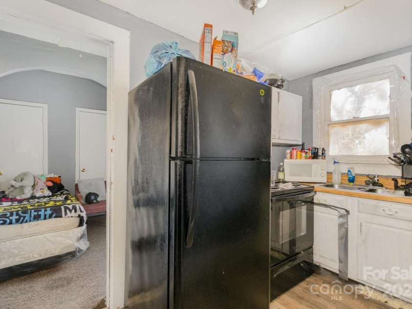 616 Mebane Street, Burlington, NC 27217.  MLS# CAR4228232, YatesRealty ID 1181. 