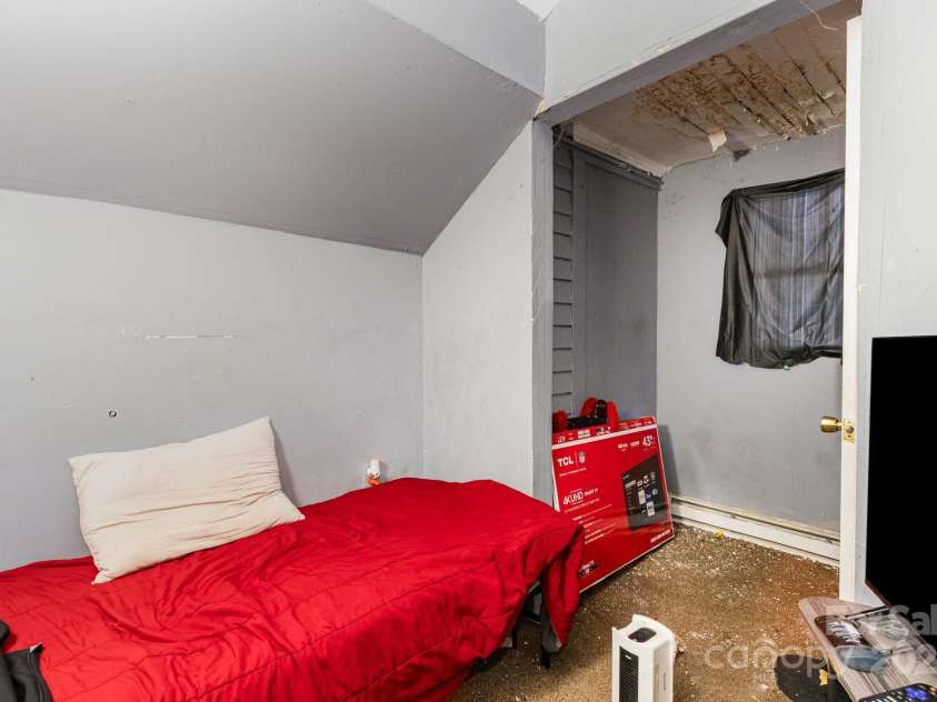 616 Mebane Street, Burlington, NC 27217.  MLS# CAR4228232, YatesRealty ID 1181. 