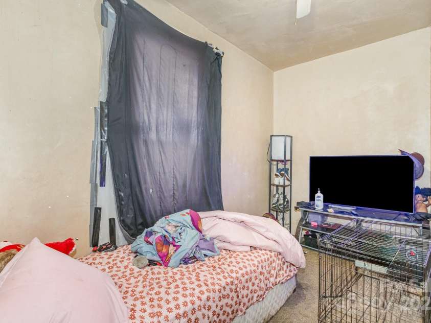 616 Mebane Street, Burlington, NC 27217.  MLS# CAR4228232, YatesRealty ID 1181. 