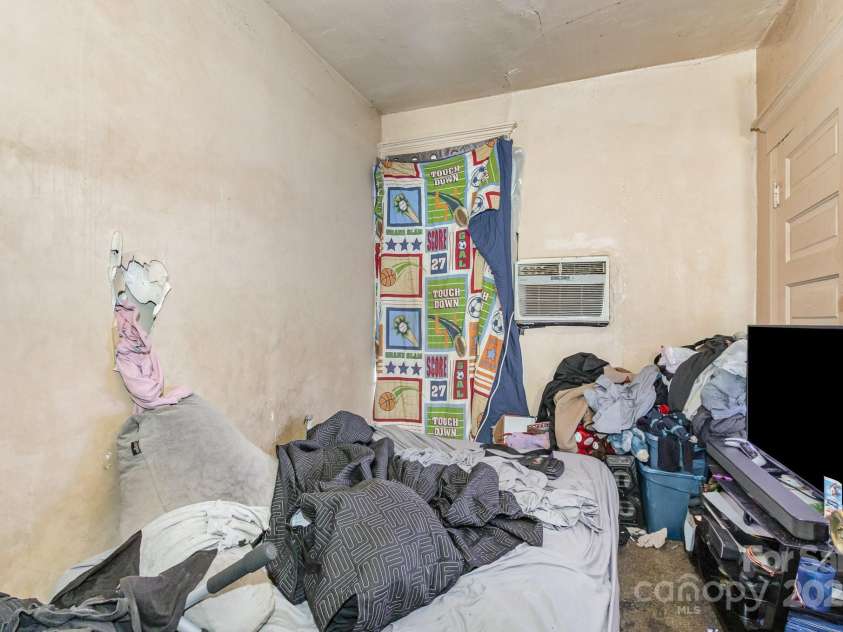 616 Mebane Street, Burlington, NC 27217.  MLS# CAR4228232, YatesRealty ID 1181. 