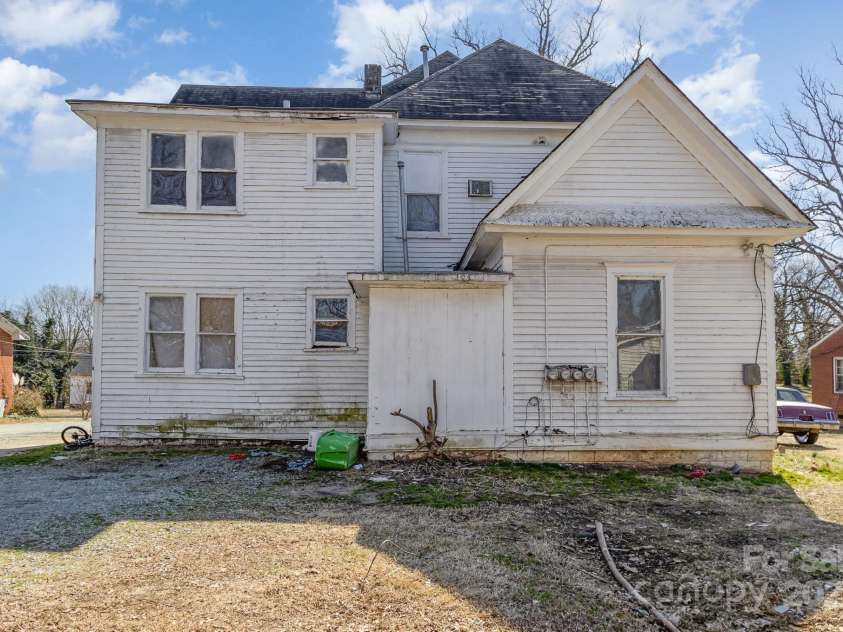 616 Mebane Street, Burlington, NC 27217.  MLS# CAR4228232, YatesRealty ID 1181. 