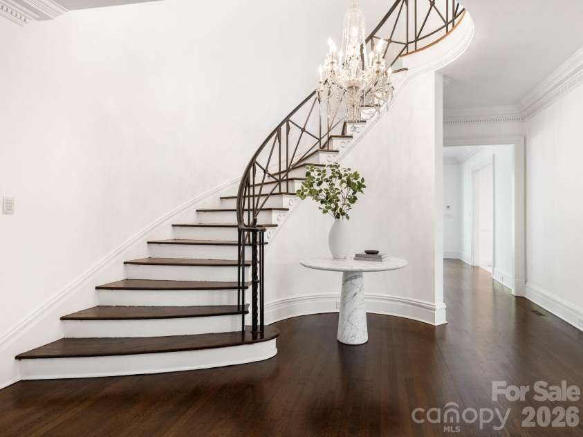 1930 Queens Road, Charlotte, NC 28207.  MLS# CAR4367656, YatesRealty ID 11811. Foyer