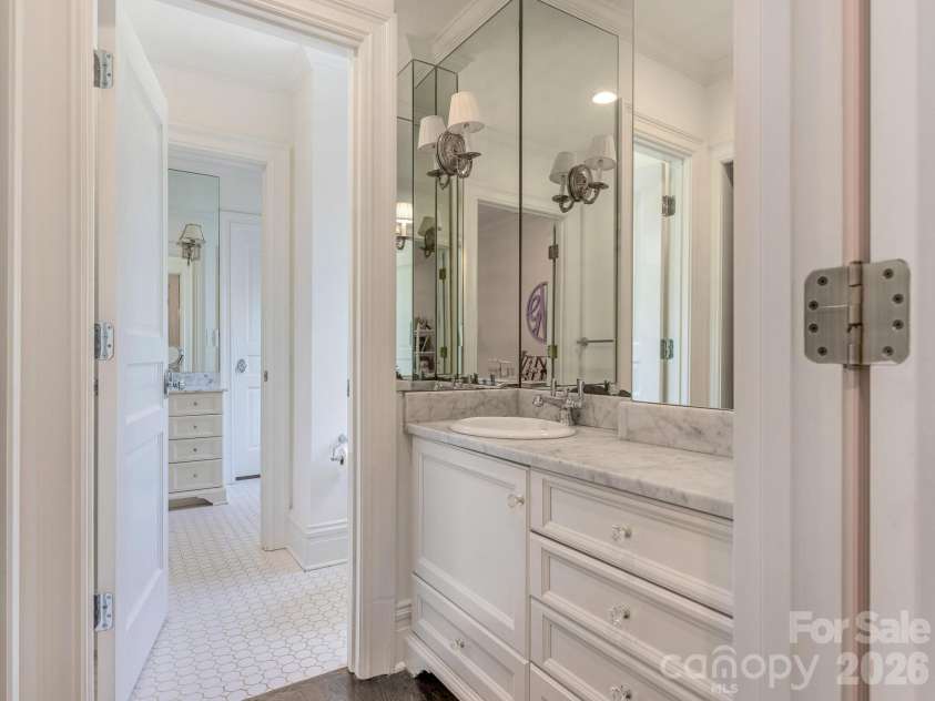 1930 Queens Road, Charlotte, NC 28207.  MLS# CAR4367656, YatesRealty ID 11811. Full Bath 3