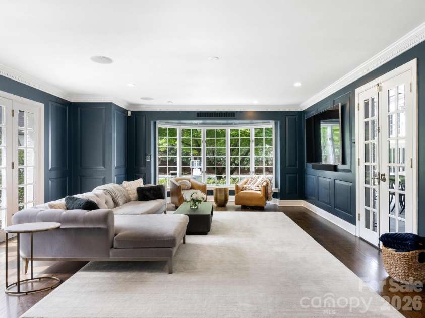 1930 Queens Road, Charlotte, NC 28207.  MLS# CAR4367656, YatesRealty ID 11811. Great Room