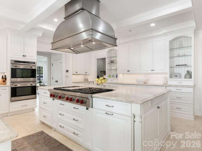 1930 Queens Road, Charlotte, NC 28207.  MLS# CAR4367656, YatesRealty ID 11811. Kitchen