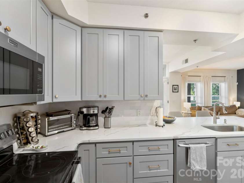 1320 Fillmore Avenue, Charlotte, NC 28203.  MLS# CAR4424806, YatesRealty ID 11812. 
