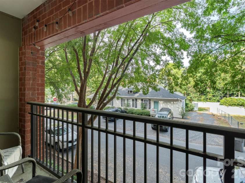 1320 Fillmore Avenue, Charlotte, NC 28203.  MLS# CAR4424806, YatesRealty ID 11812. 