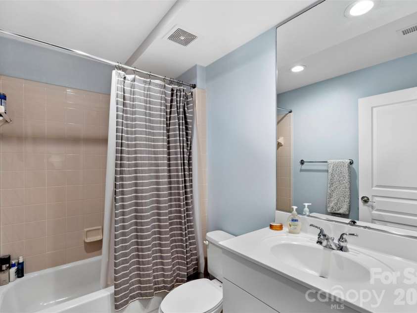 1320 Fillmore Avenue, Charlotte, NC 28203.  MLS# CAR4424806, YatesRealty ID 11812. 