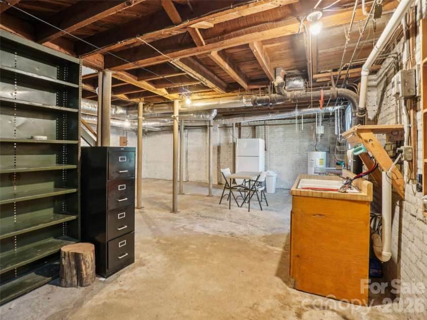28 Kensington Drive, Asheville, NC 28805.  MLS# CAR4368193, YatesRealty ID 11814. 