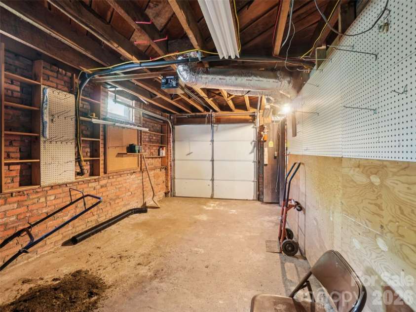 28 Kensington Drive, Asheville, NC 28805.  MLS# CAR4368193, YatesRealty ID 11814. 