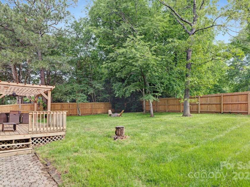 10912 Treebark Drive, Charlotte, NC 28226.  MLS# CAR4215697, YatesRealty ID 11815. 