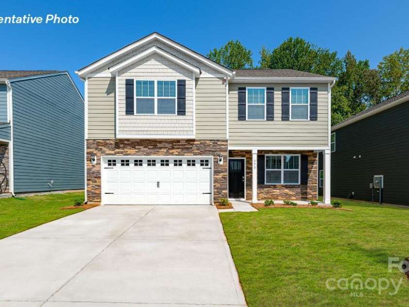 131 Mary Locke Way, Statesville, NC 28677.  MLS# CAR4241379, YatesRealty ID 11816. 