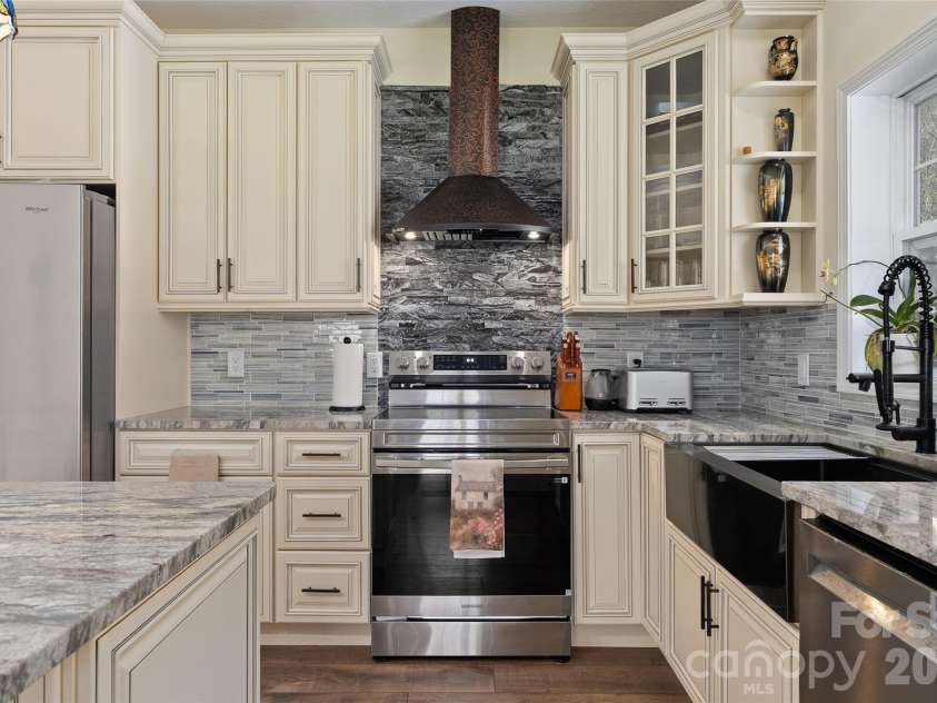 15 Kylie Grace Lane, Candler, NC 28715.  MLS# CAR4368164, YatesRealty ID 11817. 