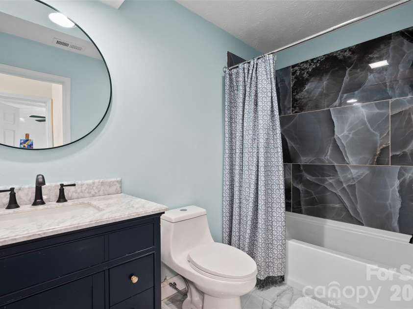 15 Kylie Grace Lane, Candler, NC 28715.  MLS# CAR4368164, YatesRealty ID 11817. 