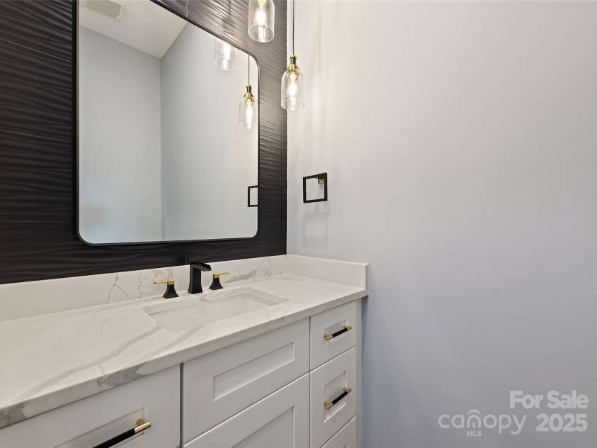 27 George Allen Ridge, Arden, NC 28704.  MLS# CAR4241501, YatesRealty ID 11818. 
