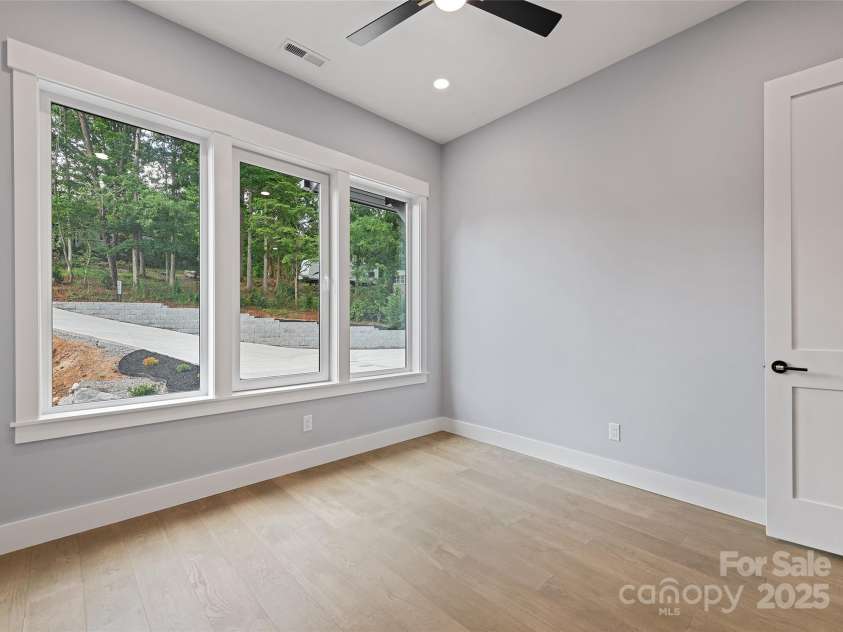 27 George Allen Ridge, Arden, NC 28704.  MLS# CAR4241501, YatesRealty ID 11818. 