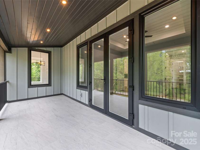 27 George Allen Ridge, Arden, NC 28704.  MLS# CAR4241501, YatesRealty ID 11818. 