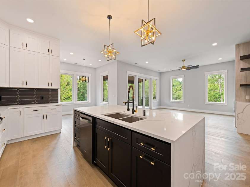 27 George Allen Ridge, Arden, NC 28704.  MLS# CAR4241501, YatesRealty ID 11818. 