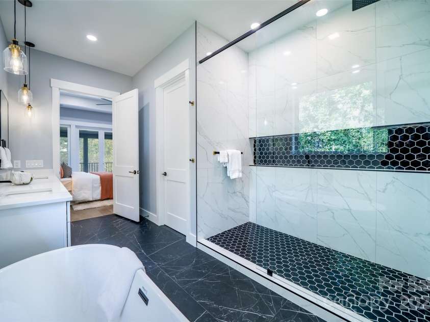 27 George Allen Ridge, Arden, NC 28704.  MLS# CAR4301850, YatesRealty ID 11818. 