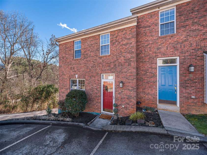53 Vancott Court, Clyde, NC 28721.  MLS# CAR4333170, YatesRealty ID 11819. 