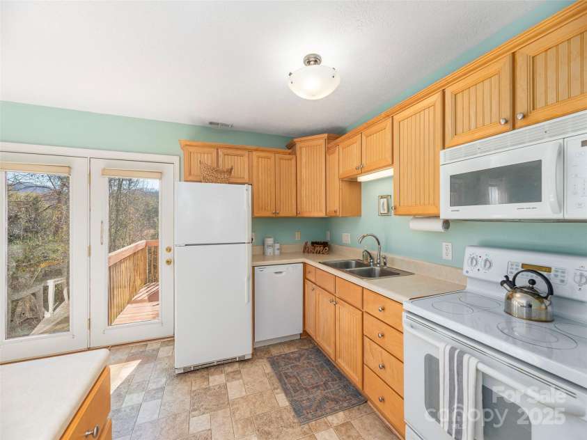 53 Vancott Court, Clyde, NC 28721.  MLS# CAR4333170, YatesRealty ID 11819. 