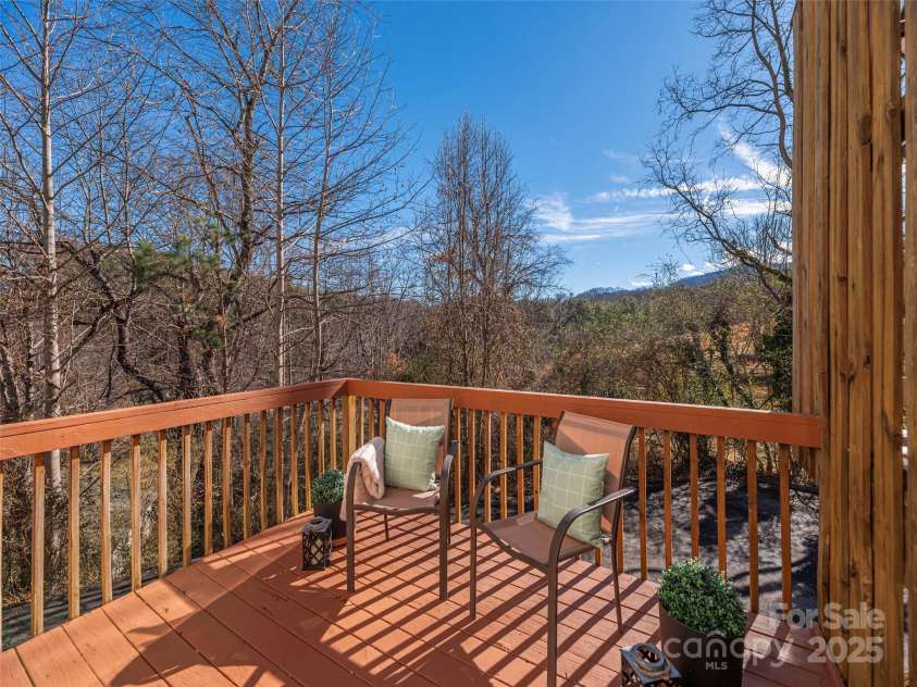 53 Vancott Court, Clyde, NC 28721.  MLS# CAR4333170, YatesRealty ID 11819. 