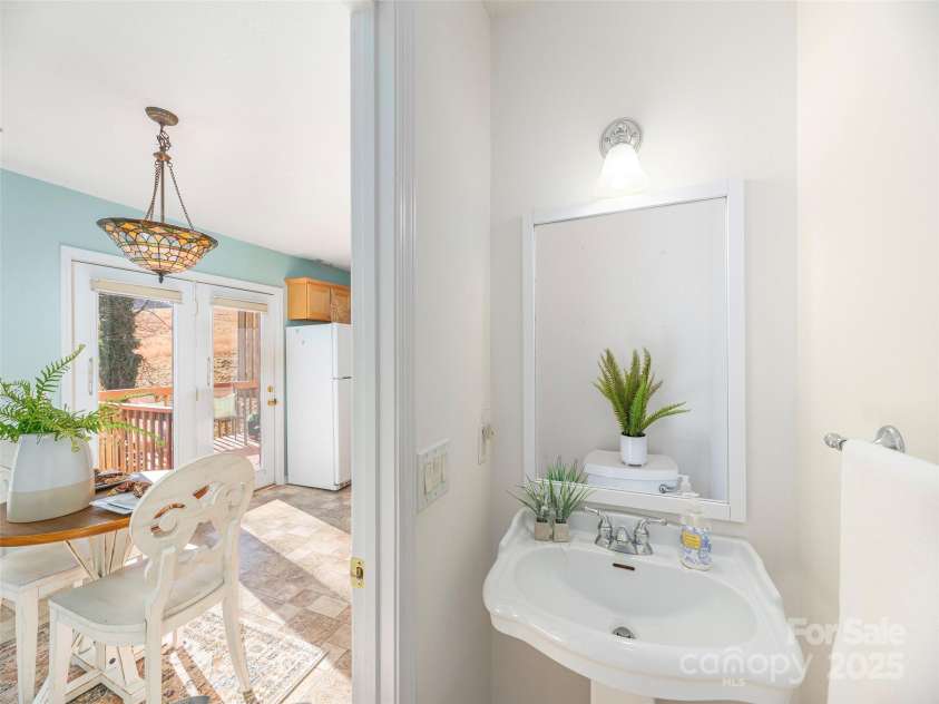 53 Vancott Court, Clyde, NC 28721.  MLS# CAR4333170, YatesRealty ID 11819. 