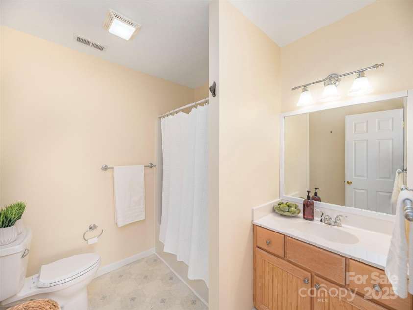 53 Vancott Court, Clyde, NC 28721.  MLS# CAR4333170, YatesRealty ID 11819. 