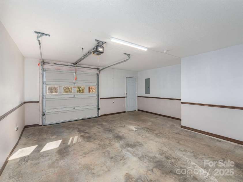 53 Vancott Court, Clyde, NC 28721.  MLS# CAR4333170, YatesRealty ID 11819. 