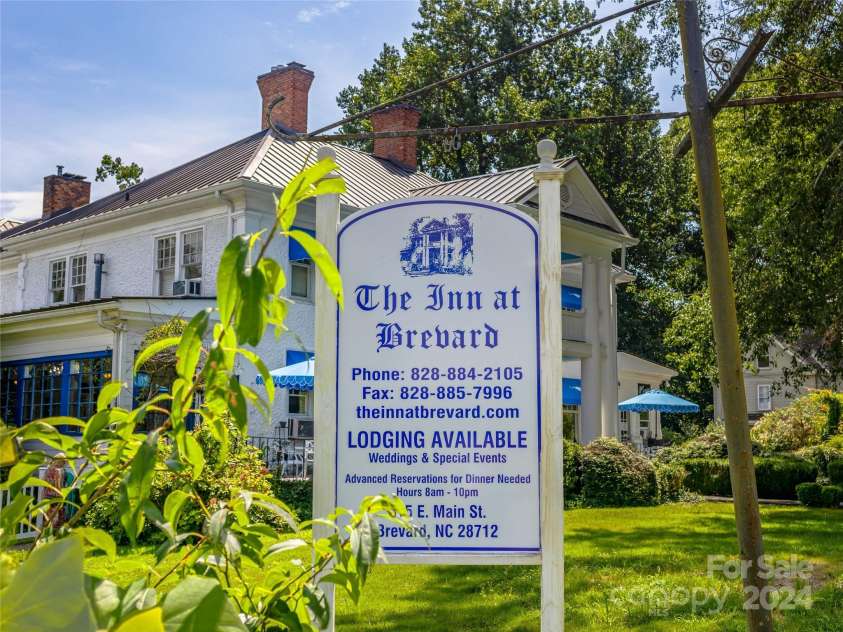 315 Main Street, Brevard, NC 28712.  MLS# CAR4205933, YatesRealty ID 1182. 