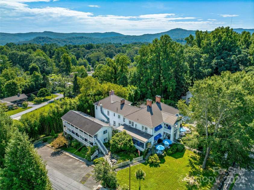 315 Main Street, Brevard, NC 28712.  MLS# CAR4205933, YatesRealty ID 1182. 