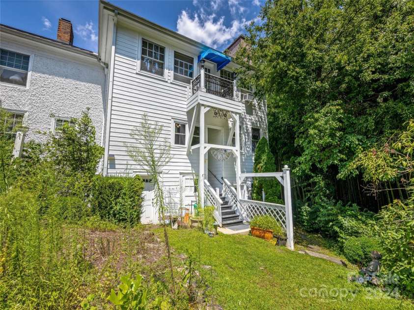 315 Main Street, Brevard, NC 28712.  MLS# CAR4205933, YatesRealty ID 1182. 