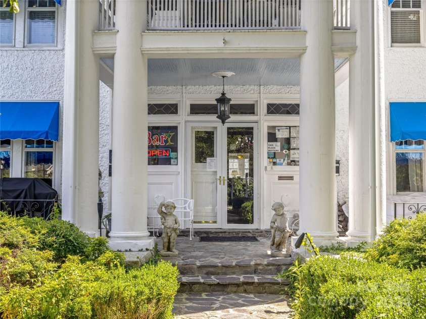 315 Main Street, Brevard, NC 28712.  MLS# CAR4205933, YatesRealty ID 1182. 