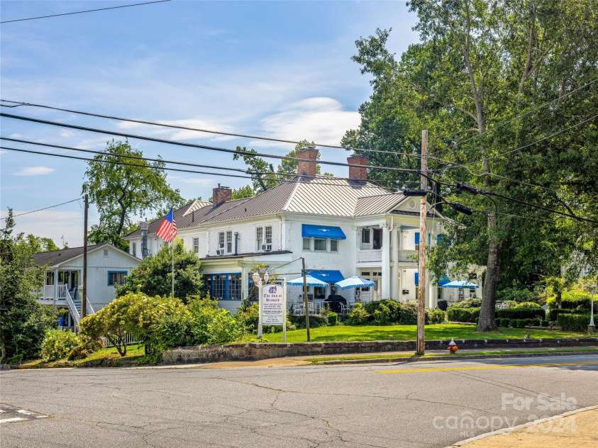 315 Main Street, Brevard, NC 28712.  MLS# CAR4205933, YatesRealty ID 1182. 