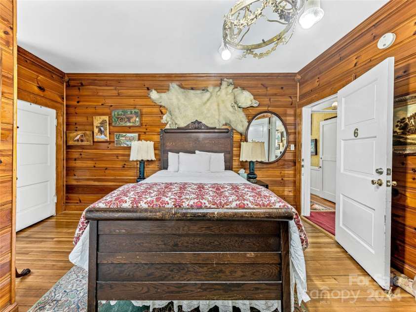 315 Main Street, Brevard, NC 28712.  MLS# CAR4205933, YatesRealty ID 1182. 