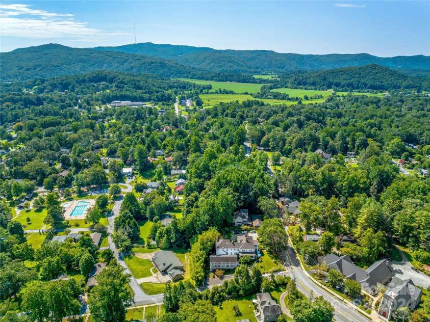 315 Main Street, Brevard, NC 28712.  MLS# CAR4205933, YatesRealty ID 1182. 