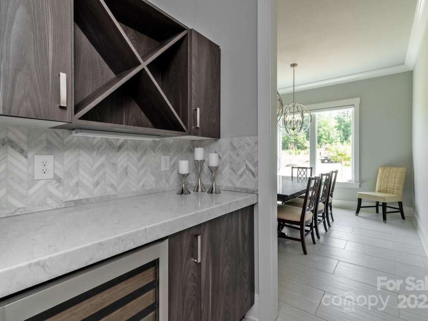 4067 Rivendell Road, Denver, NC 28037.  MLS# CAR4307726, YatesRealty ID 1182. Butler Pantry